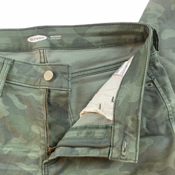 🍀Old Navy Rockstar Skinny Jeans Camo Print Frayed - Picture 8 of 9